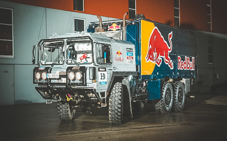Red_Bull_truck01