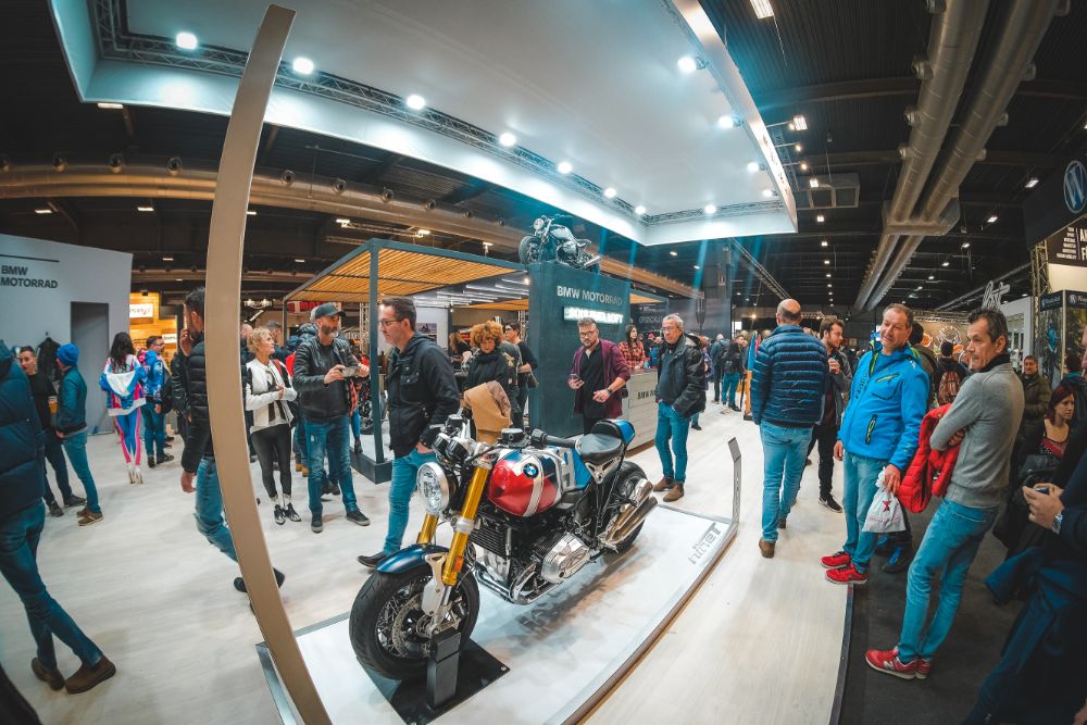 stand BMW a Motor Bike Expo