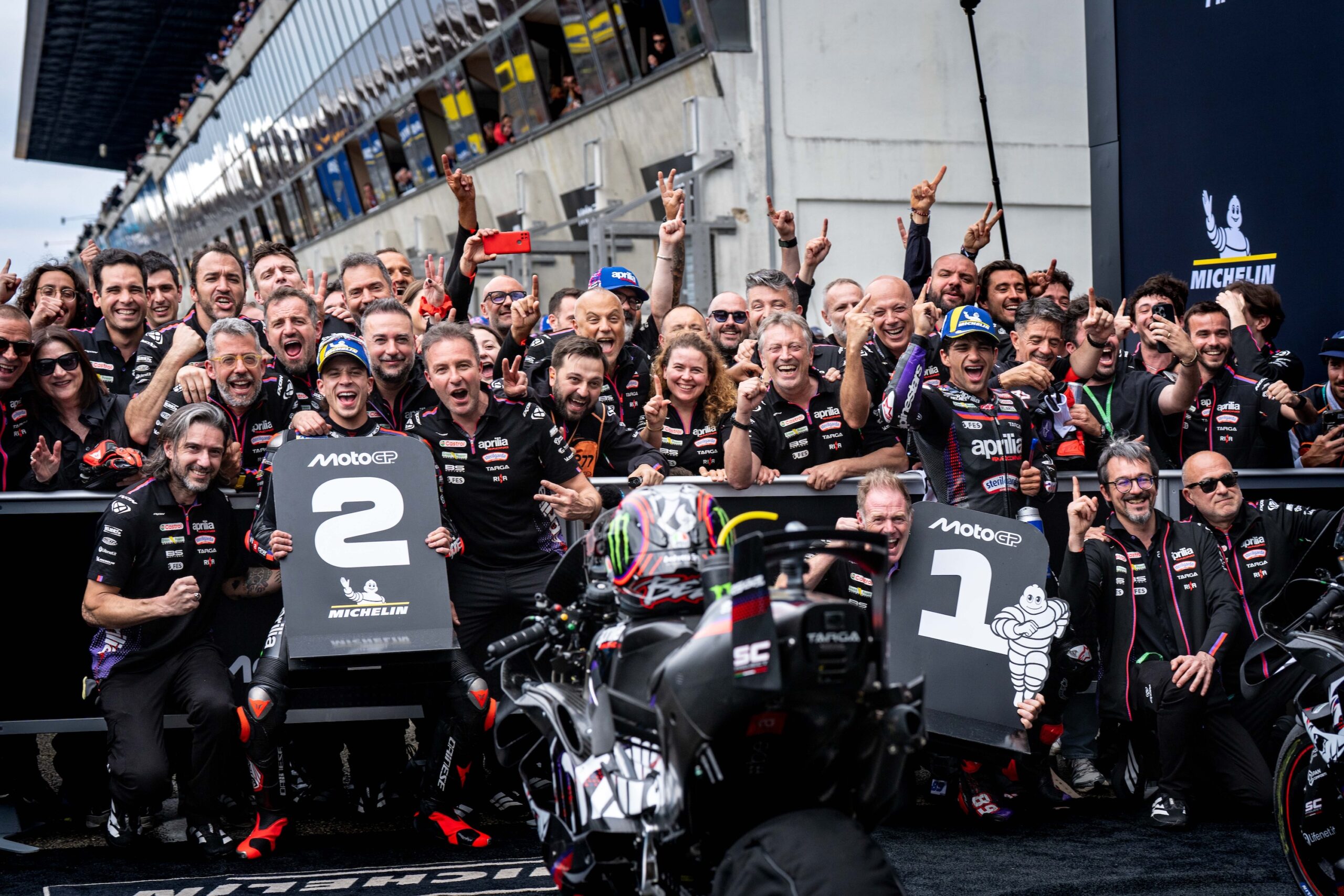 apriliaracing-lemansgp05-sunday-02 (1)